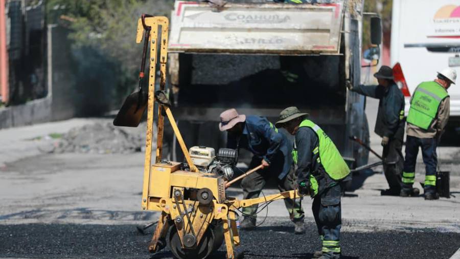 Continúan trabajos de bacheo y rehabilitación.