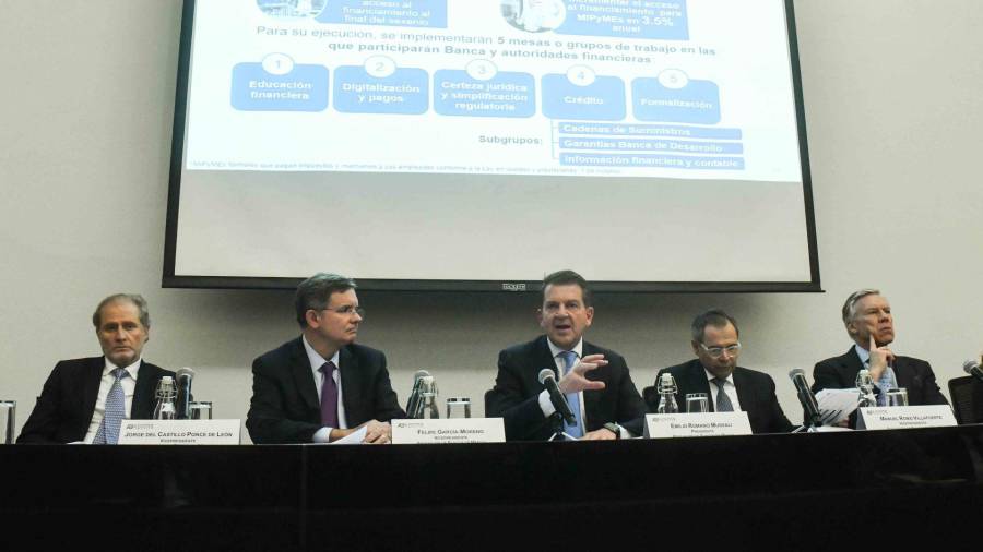 Las notificaciones principales piden digitalizar o agilizar procesos en tribunaales para evitar que los juicios se congelen por meses.