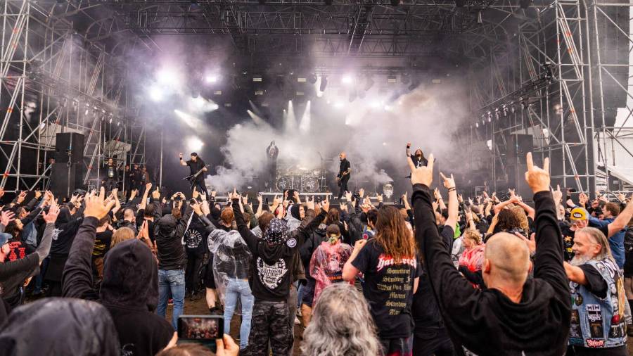 Acción. Miles de aficionados al metal se reunieron en Maastricht para celebrar un género musical que, más allá de los estereotipos, también construye comunidad.