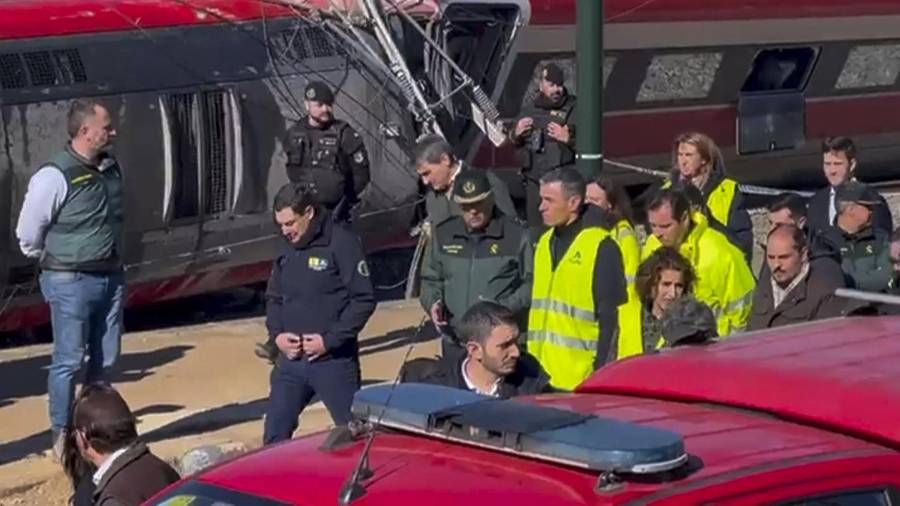 Tras el descarrilamiento de dos trenes de alta velocidad en el sur de España, la Secretaría de Relaciones Exteriores (SRE) mexicana desconoce, hasta este momento, la presencia de connacionales entre la lista de víctimas.