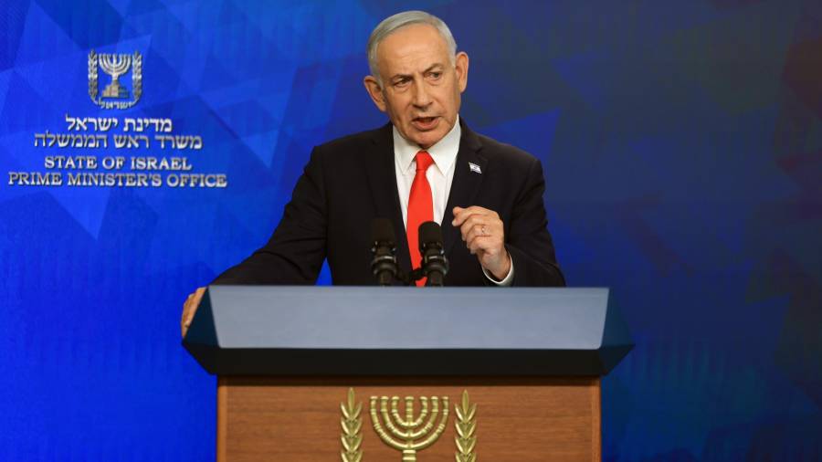El primer ministro israelí, Benjamin Netanyahu, ofrece una rueda de prensa en Jerusalén, tras el anuncio de un marco preliminar mediado por EU e Irán para poner fin a las hostilidades militares regionales.