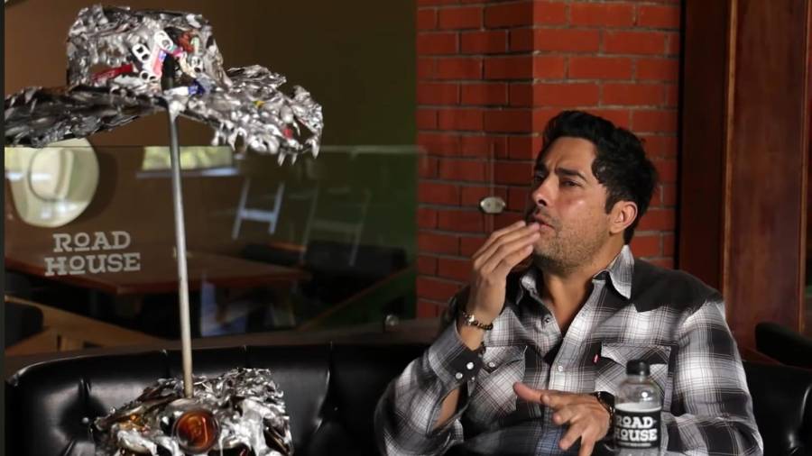 Osvaldo Chacón, artista coahuilense, llevará una obra “muy vaquera” a Dubai