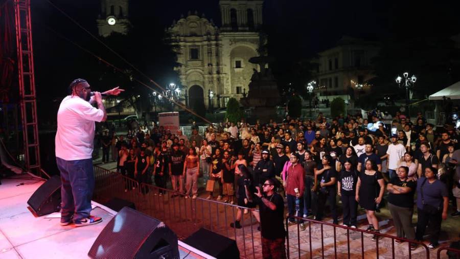 El Festival Internacional de las Artes Saltillo 2026 continúa fortaleciendo el acceso a la cultura mediante una programación que reúne música, literatura, arte urbano y actividades familiares en distintos espacios de la ciudad.
