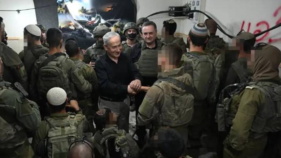 El primer ministro Benjamin Netanyahu visitó la zona de seguridad en el sur del Líbano junto con el ministro de Defensa, Israel Katz, y el subjefe del Estado Mayor, el general de división Tamir Yadai.
