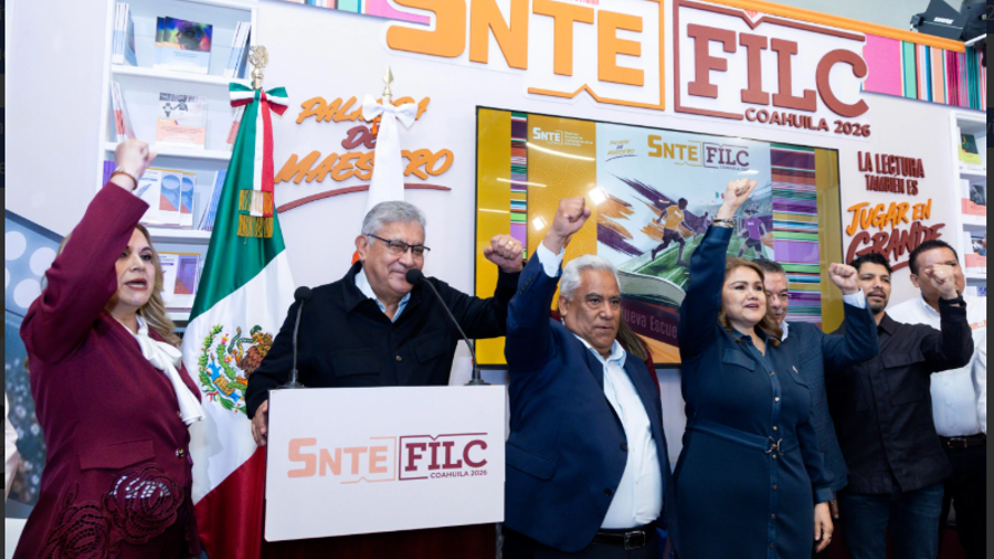 El SNTE instaló un espacio propio en la FILC 2026, donde ofreció actividades y exhibió obras escritas por docentes.