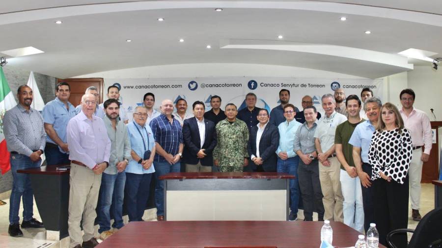 Durante el encuentro, representantes del sector comercio y servicios intercambiaron opiniones con autoridades militares sobre los desafíos en materia de seguridad y prevención.