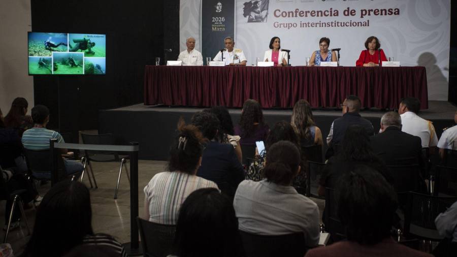 CIUDAD DE MÉXICO, 16ABRIL2026.- Víctor Rodríguez Padilla, Director General de Petróleos Mexicanos (Pemex); Raymundo Pedro Morales Ángeles, Secretario de Marina (Semar); Luz Elena González Escobar, Secretaria de Energía (SENER); Marina Robles García, secretaría de biodiversidad y restauración ambiental y Rosaura Ruiz Gutiérrez, ofrecieron conferencia de prensa en las instalaciones de la SENER. FOTO: ANDREA MURCIA /CUARTOSCURO.COM