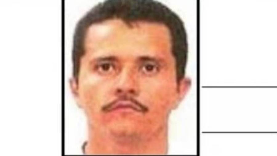 En un amplio reportaje, el diario neoyorquino reveló que el capo, de 59 años, permanece oculto en las montañas de la Sierra Madre Occidental y para llegar a él se tiene que sortear un camino sembrado de minas y a una escolta armada con lanzacohetes.