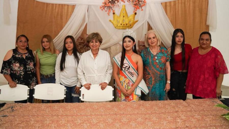 Las jóvenes Sinyary Ayelene Guajardo, Fernanda Sofía Rivera y Megan Barboza buscarán el emblemático título de la tradicional festividad. FOTO: CORTESÍA