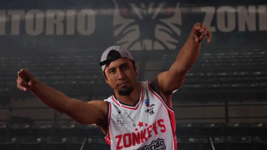 El bailarín coahuilense ha practicado el break dance desde hace más de 20 años.