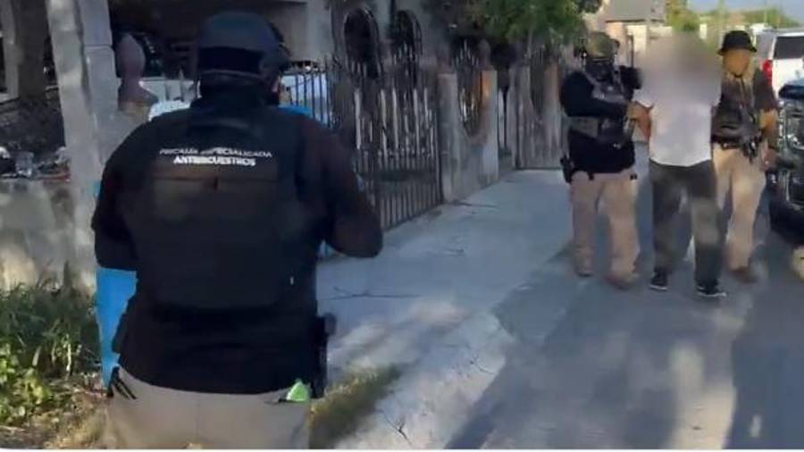 Dos personas fueron detenidas en China, Nuevo León, por su presunta relación con una banda vinculada a al menos tres casos de secuestro y extorsión.