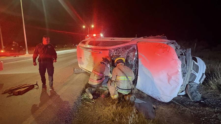 Paramédicos acudieron al lugar y trasladaron al herido a un hospital.