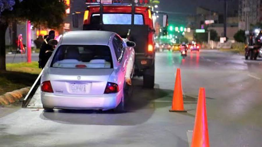 Personal capacitado participa en la detección de conductas de riesgo al volante.