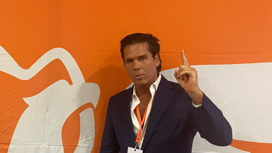 La mujer señala que había sido víctima de Roberto Palazuelos, pues había sido despojada el 26 de marzo del 2021 de su hotel y de su restaurante con violencia, sin haber visto una orden judicial