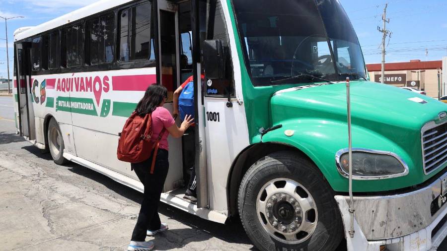 La unidad circula por vialidades principales como Colosio y el periférico LEA, dentro del esquema de rutas alimentadoras del municipio.