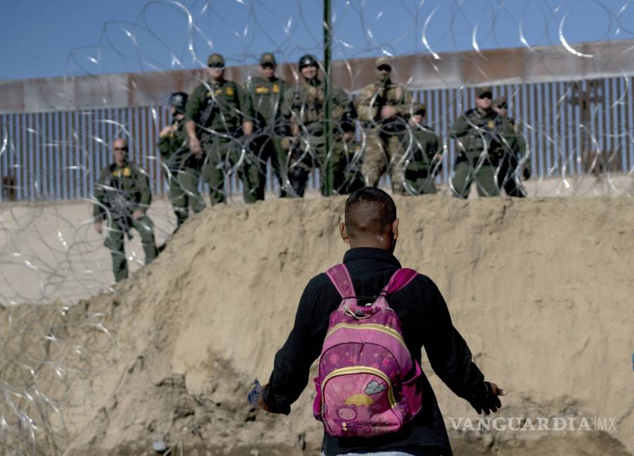 $!Donald Trump justifica uso de gas lacrimógeno contra migrantes en Tijuana