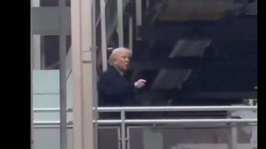 Un video viral mostró a Trump respondiendo con blasfemias y un dedo medio a un trabajador que lo llamó “protector de pedófilos”, lo que desató un debate político a nivel nacional.