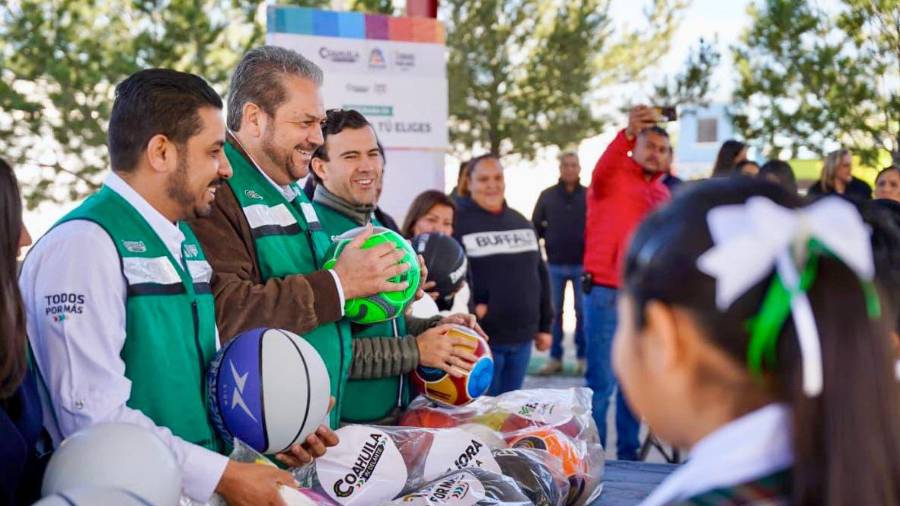 Autoridades estatales y municipales encabezaron el arranque del programa “En tu escuela tú eliges” en la colonia Santa Fe.