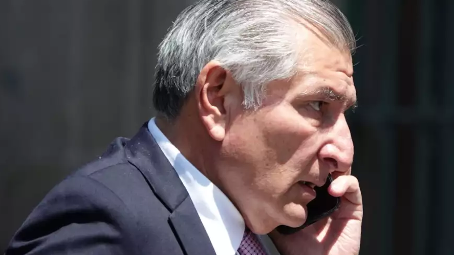 El martes Adán Augusto López Hernández, presentó una iniciativa que pretende impedir las controversias constitucionales o acciones de inconstitucionalidad sobre la Constitución