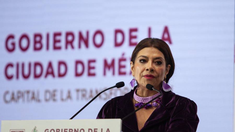Clara Brugada, jefa de Gobierno, durante conferencia para hablar de los 4 fallecimientos por asfixia