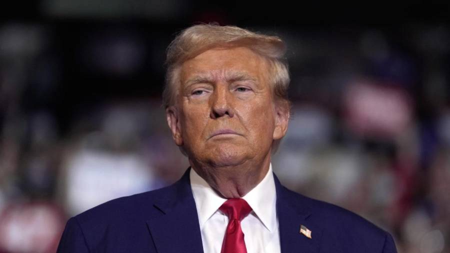 Trump no dio más detalles sobre el supuesto plan de nuevos ataques, pero afirmó que la Armada estadounidense permanecería en el Caribe.