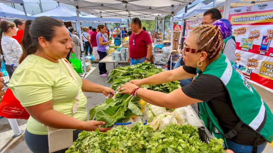 Los asistentes podrán adquirir productos de abarrotes, frutas y verduras a solo un peso por pieza.