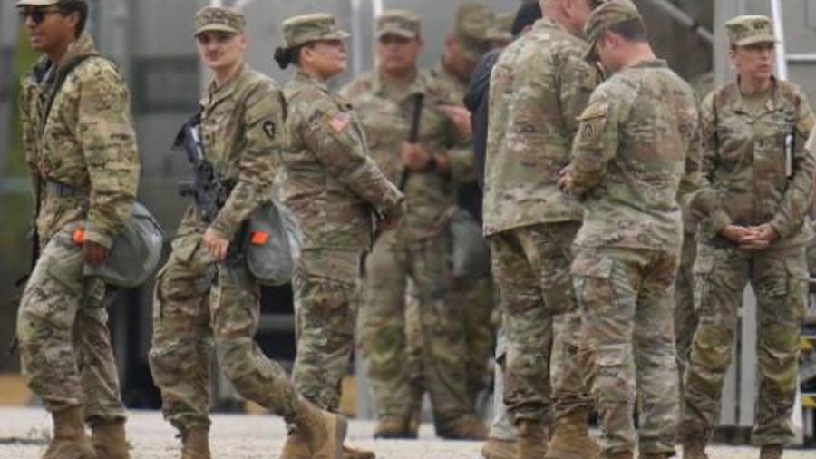 Miles de soldados estadounidenses, incluidos infantes de marina, paracaidistas de élite y marineros, ya han sido desplegados en la zona.