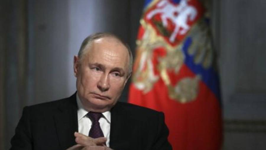 Putin se enfrenta a una creciente presión dentro de Rusia debido al desplome de la economía del país y a los cortes de internet.