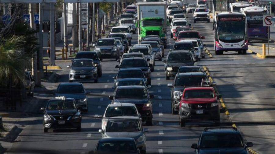 Con el reemplacamiento, los conductores aseguran que su vehículo cumpla con las normativas vigentes, lo que contribuye a la seguridad vial y al control ambiental.