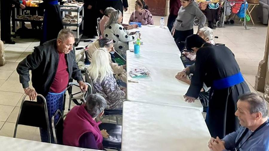 Además de donativos económicos y en especie, Cáritas invita a la ciudadanía a sumarse mediante el voluntariado, acompañando a los residentes en actividades que contribuyen a su bienestar físico y emocional.