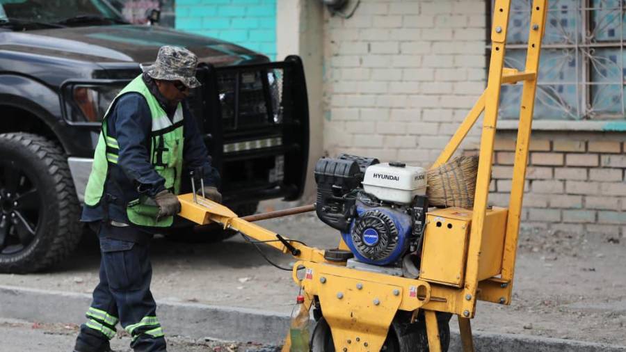 En la colonia Rodríguez Guayulera se rehabilitan calles como González Ortega y Francisco Naranjo.
