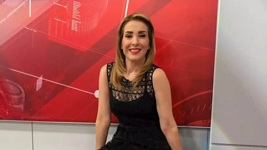 Loret de Mola, en su columna de este martes, dio a conocer las razones por las que la periodista Azucena Uresti habría dejado el medio en el que estuvo por 20 años