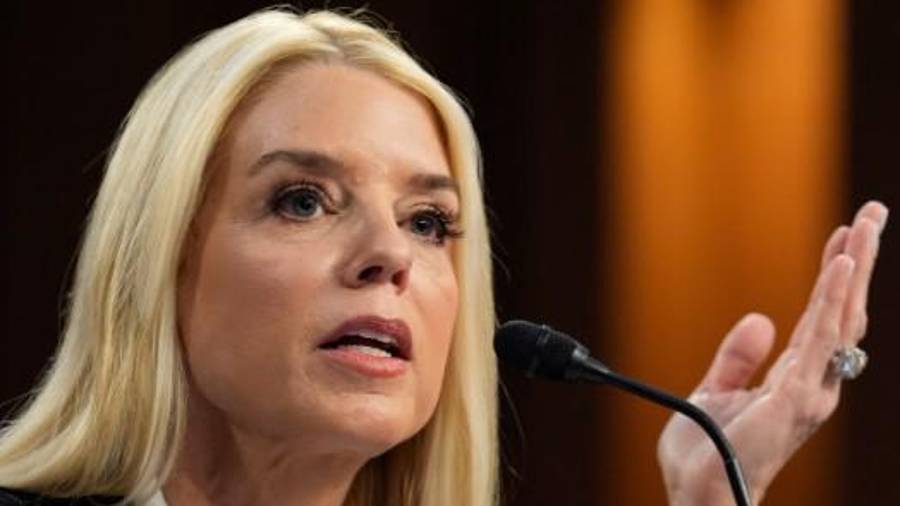 La verdad es que la Casa Blanca de Trump ya ha logrado más en once meses que cualquier otro presidente en ocho años y eso se debe al liderazgo y la visión inigualables del presidente Trump, para quien he tenido el honor de trabajar durante la mayor parte de una década.