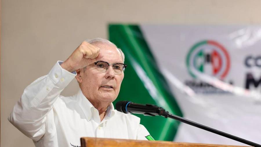 En el búnker tricolor, que preside, dirige y manda Carlos Robles Loustaunau, se planea una jugada quirúrgica.