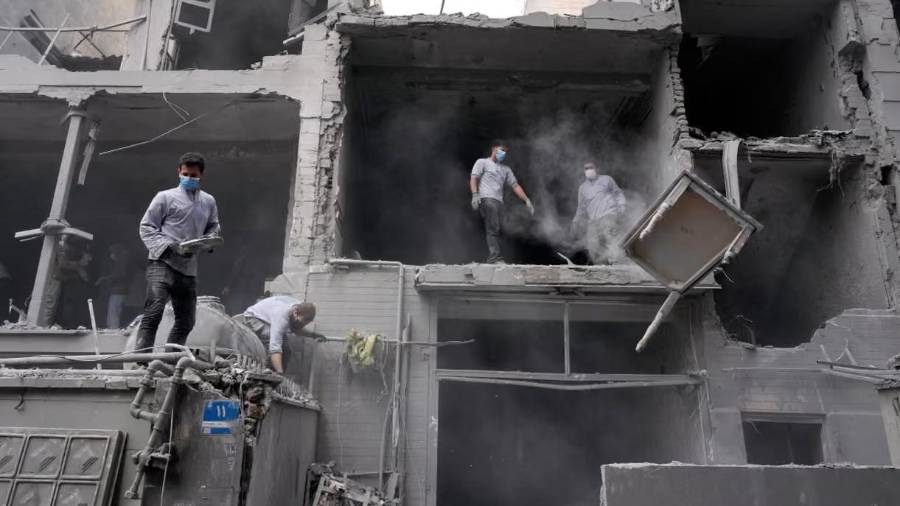 El conflicto ha sumido a Oriente Medio en el caos, ha trastocado el transporte aéreo mundial y ha interrumpido las exportaciones de petróleo de la región, provocando un aumento de los precios del combustible en todo el mundo.