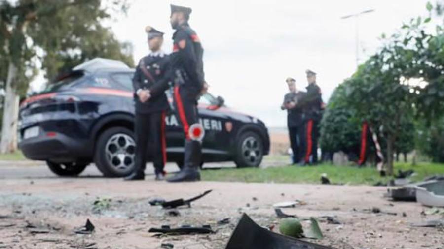 Inicialmente se pensó que la mafia estaba detrás del ataque de octubre del año pasado, cuando una bomba rudimentaria pero potente detonó frente a la casa de Ranucci en una ciudad cercana a Roma, destruyendo casi por completo su coche y otra propiedad de su hija.