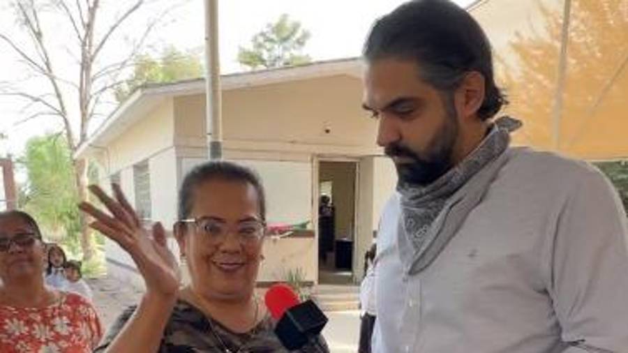 Attolini destacó que AttoTv busca llevar la calle al Congreso y viceversa, inspirándose en entrevistas callejeras y medios digitales innovadores.