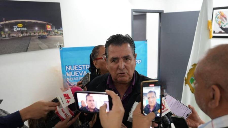 José Antonio Gutiérrez Jardón, gerente del SIMAS Rural, presentó la App oficial del organismo, que permitirá a los usuarios consultar recibos, realizar pagos y reportar incidencias de manera digital.
