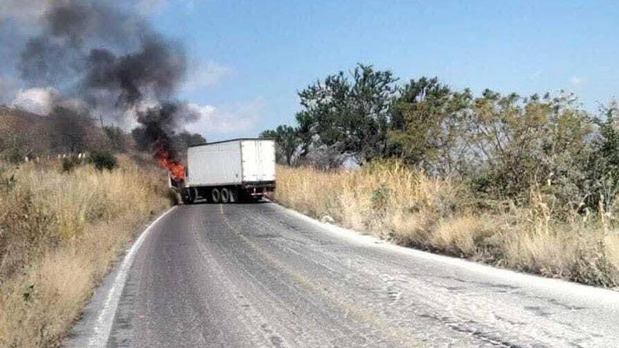 Autoridades informaron que, tras el operativo, civiles armados provocaron bloqueos simultáneos en La Piedad, Zamora y Pátzcuaro