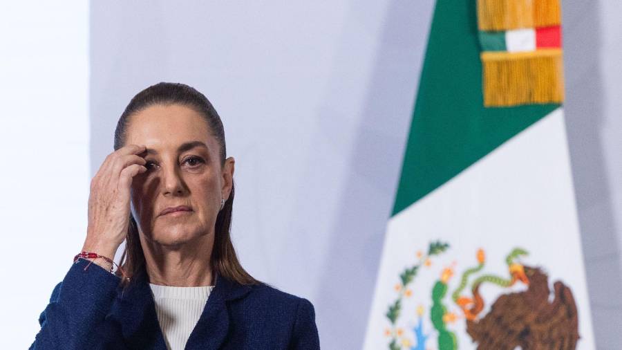 Claudia Sheinbaum, de acuerdo con el periodista Raymundo Riva Palacio, ha delatado que existe el temor de que el escenario en Chile se pueda repetir en México y Morena pierda electoralmente ante la falta de resultados.