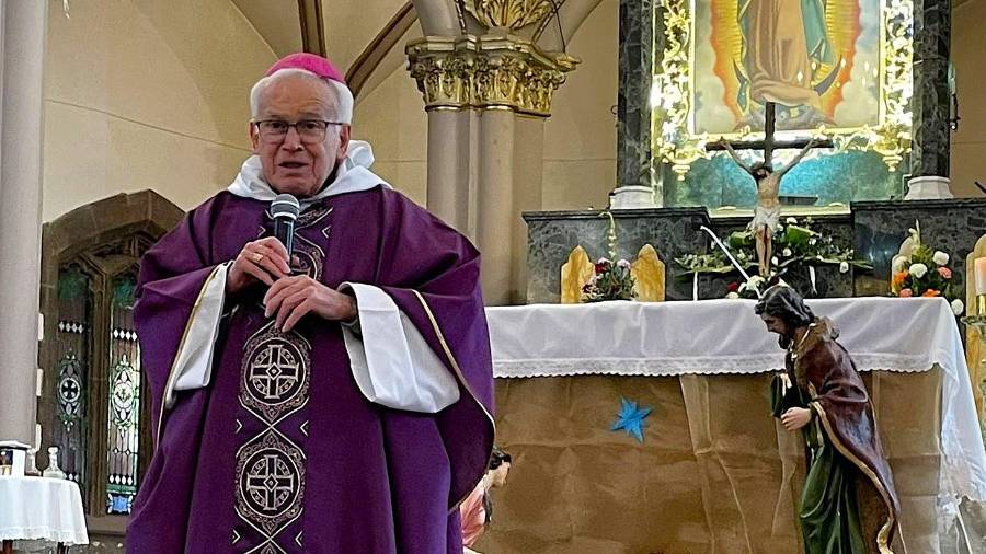 El obispo emérito Raúl Vera López emitió un mensaje con motivo de la Nochebuena, en el que exhortó a proteger y acompañar a las personas más desprotegidas.