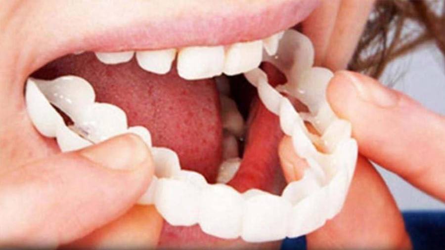Las prótesis dentales de silicona que se comercializan de manera masiva y a bajo costo, lejos de mejorar la salud bucal pueden generar complicaciones.