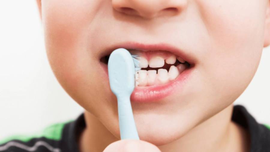 Los factores socioculturales, económicos y alimenticios influyen directamente en la salud bucal infantil.