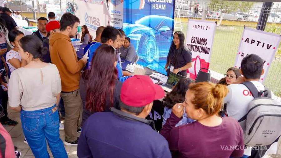 La reciente Feria del Empleo ofertó más de 2 mil 500 vacantes y registró una alta participación ciudadana.