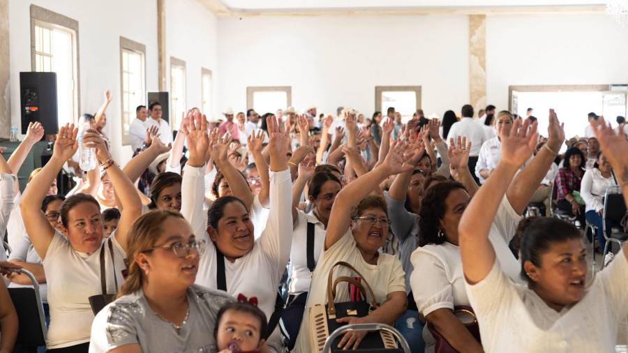 POLITICÓN: Los aplausos importados y los riesgos que se corren en los consejos del PRI