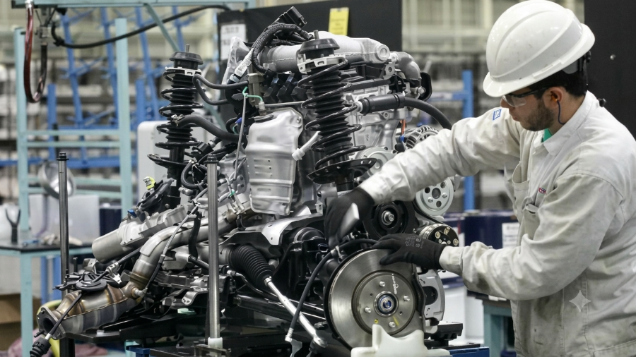 El aumento en la formación de profesionistas fortalece el talento especializado para sectores estratégicos como la industria automotriz, manufacturera y de exportación.