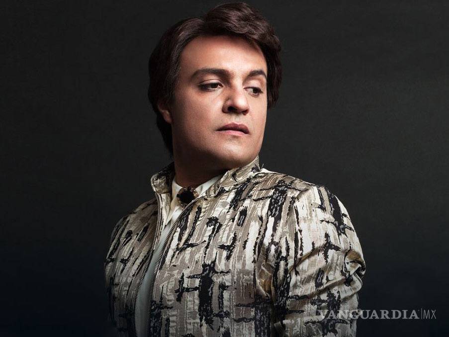 $!Interpretar a Juan Gabriel, un hito en mi carrera: Julián Román