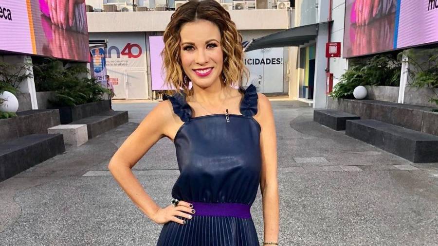 Los senos de Ingrid Coronado causan furor en redes sociales (video)