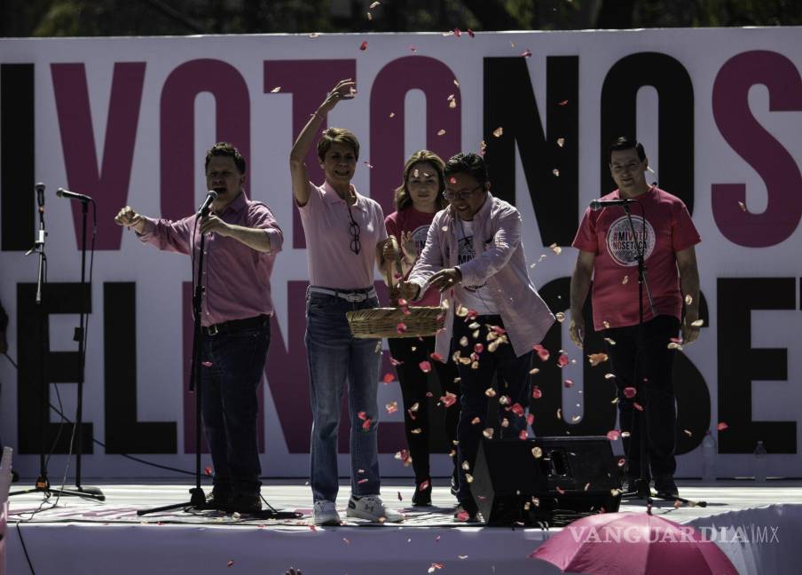 Así toman las calles y plazas miles de mexicanos para defender al INE (Fotos)