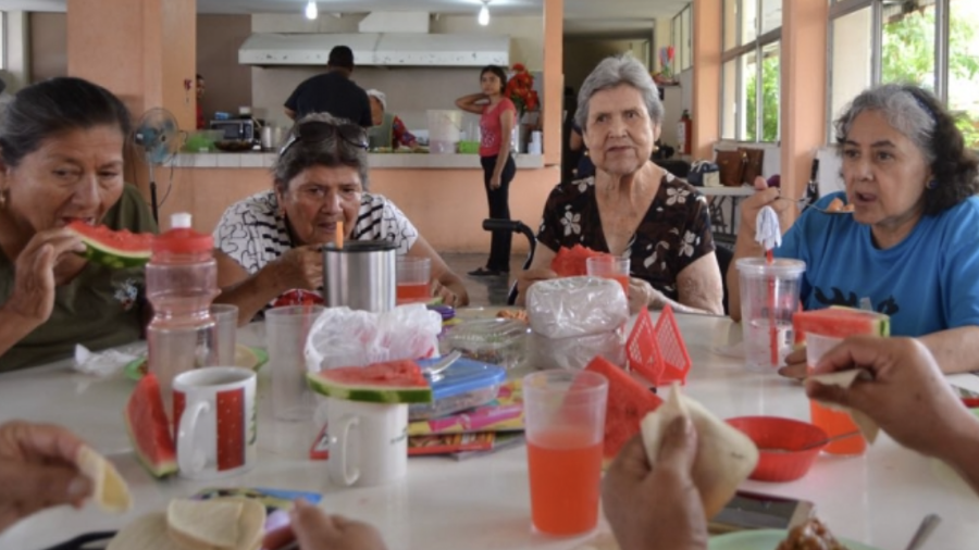Los CAIPM brindan una comida diaria a adultos mayores de las cinco regiones de Coahuila.